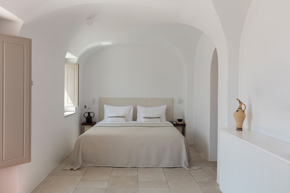 Honeymoon Suite with Plunge Pool - Photo 4