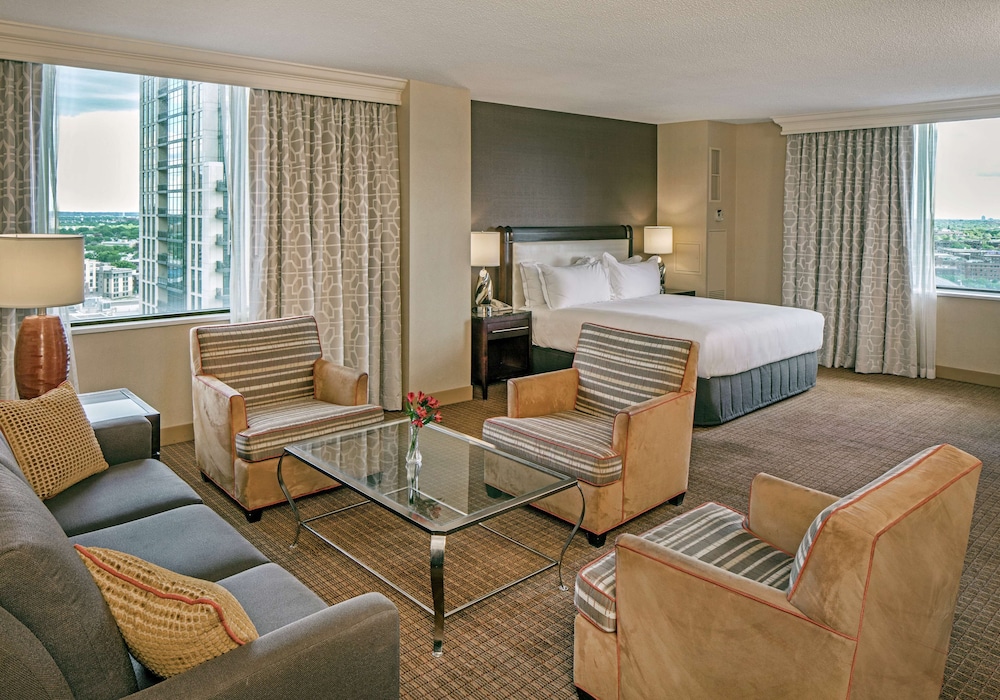 One King Bed Junior Suite, Hearing Accessible - Photo 1