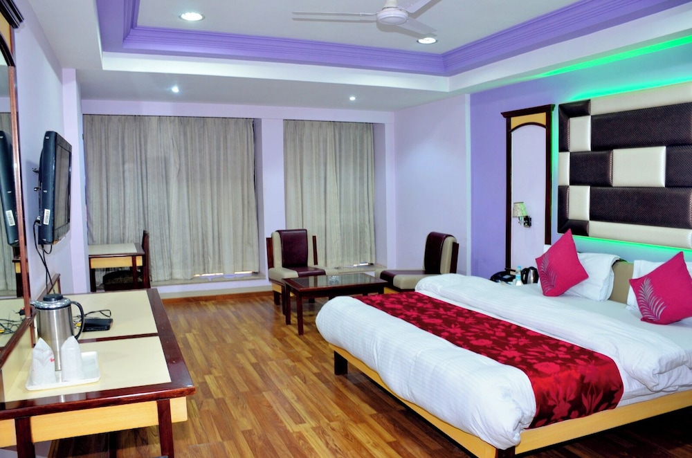 Royal Room photo 2