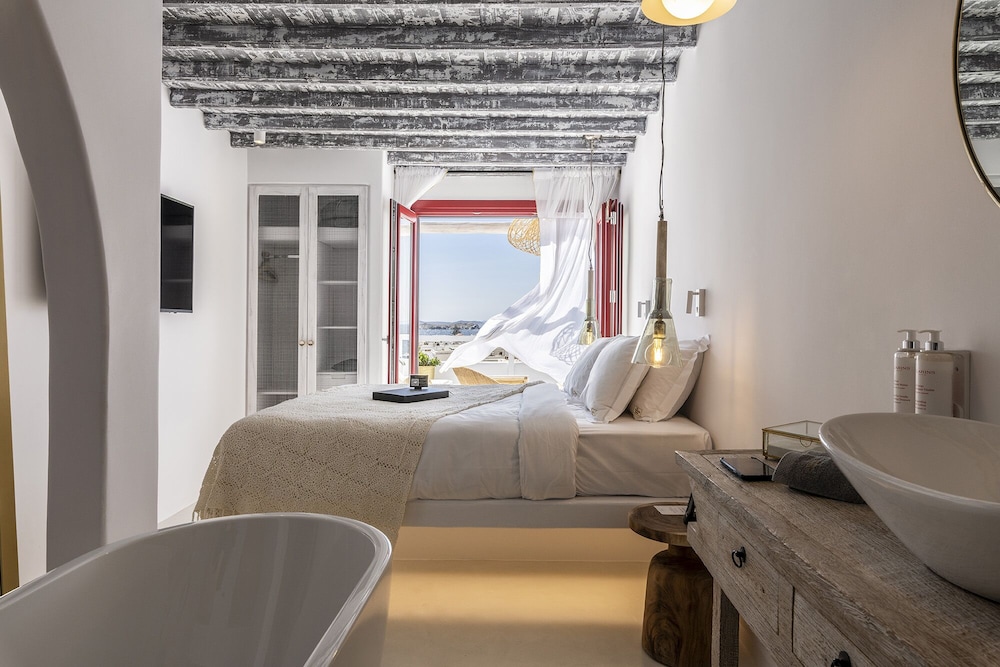 Suite, Multiple Beds, Sea View photo 3