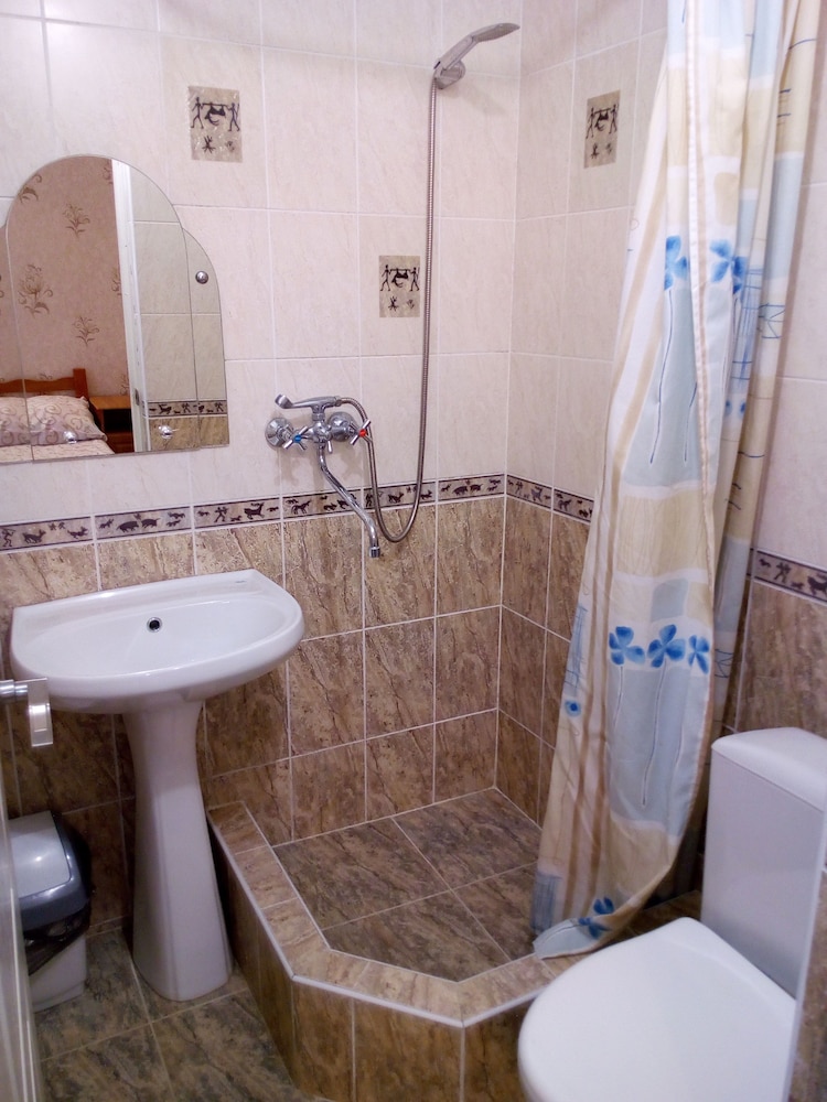 Economy Double Room photo 2