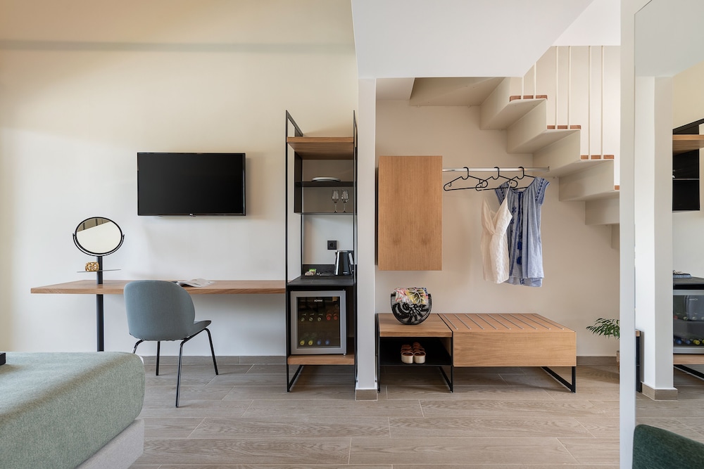 Junior Suite - Maisonette With Pool View - Photo 7