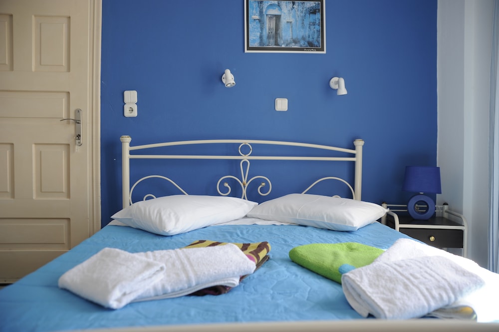 Standard Double or Twin Room - Photo 8