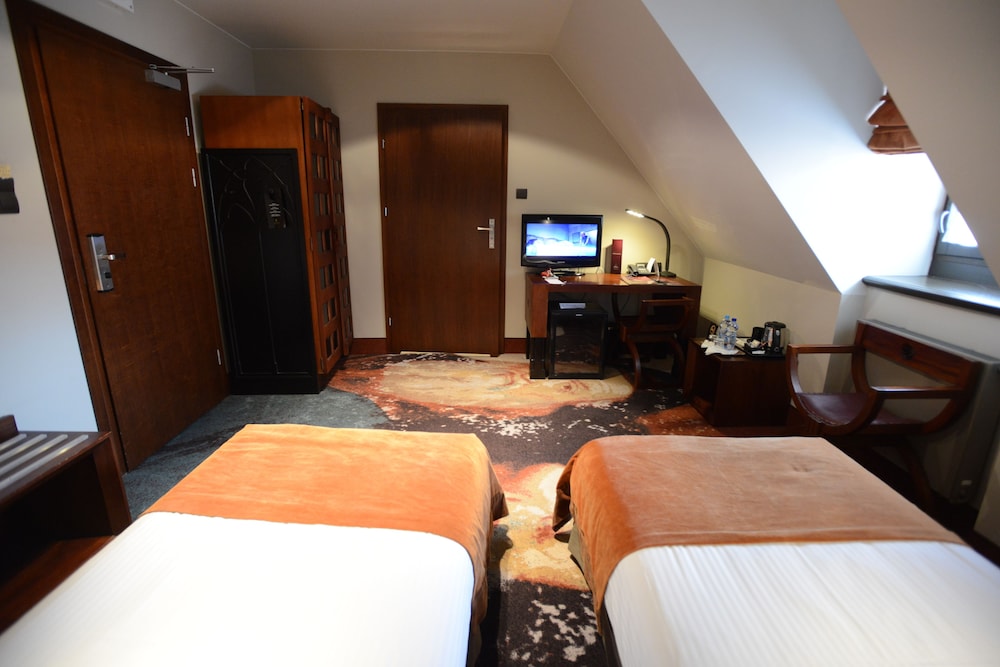 Standard Double Room (Gothic) - Photo 3