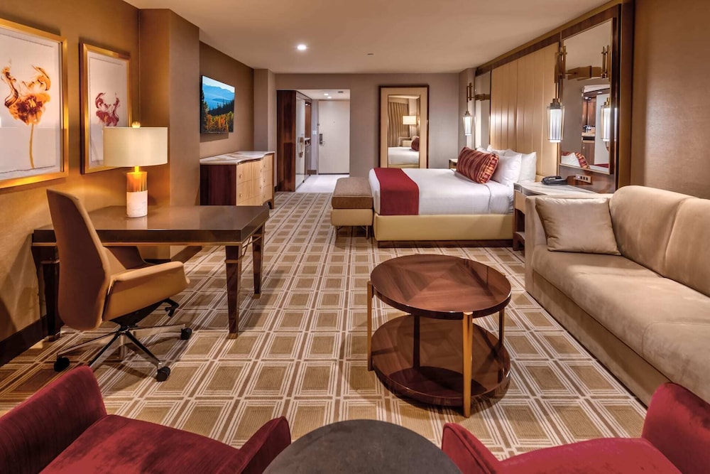 Vista Tower Deluxe King - Photo 3