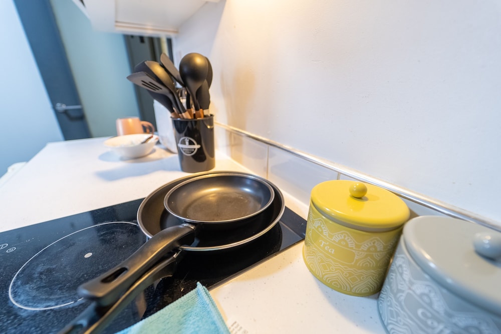 Standard Studio, Ensuite (Studio 11) - Photo 7