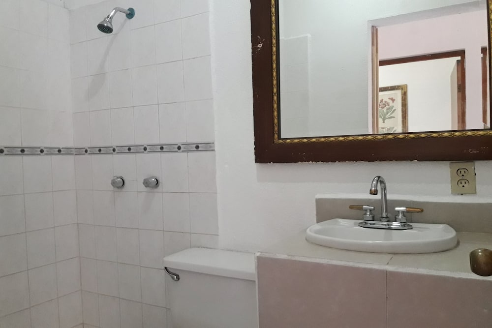 Standard Room - Photo 7