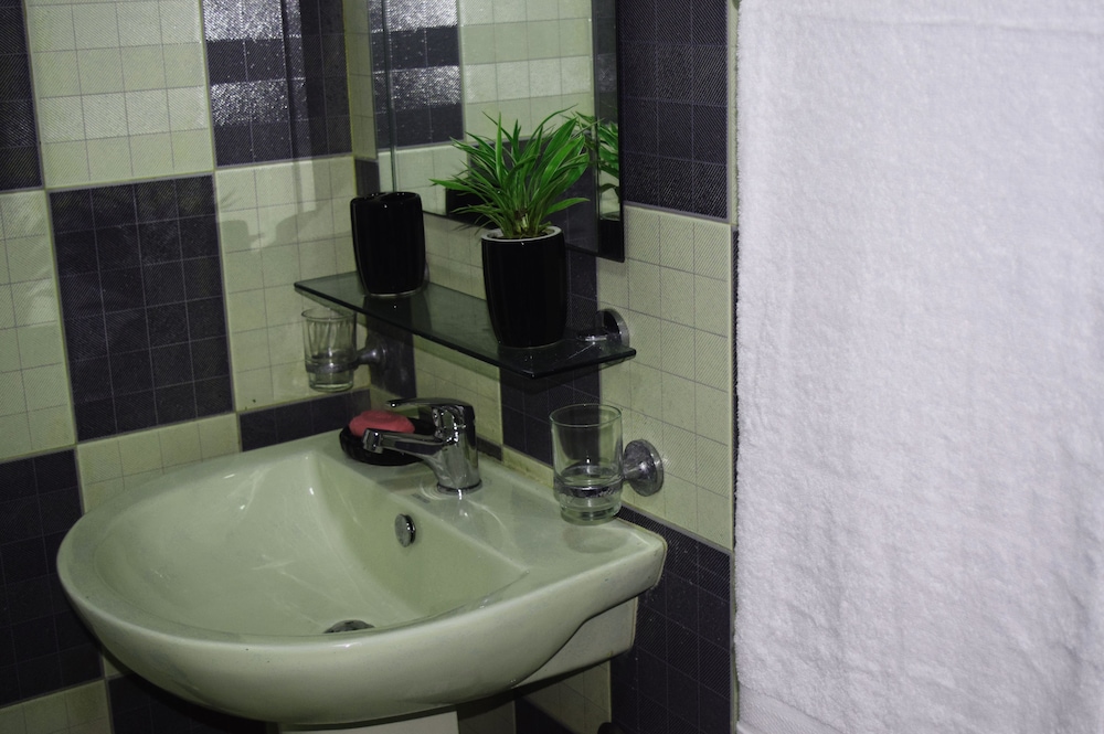 Standard Double Room with Shared Bathroom photo 3