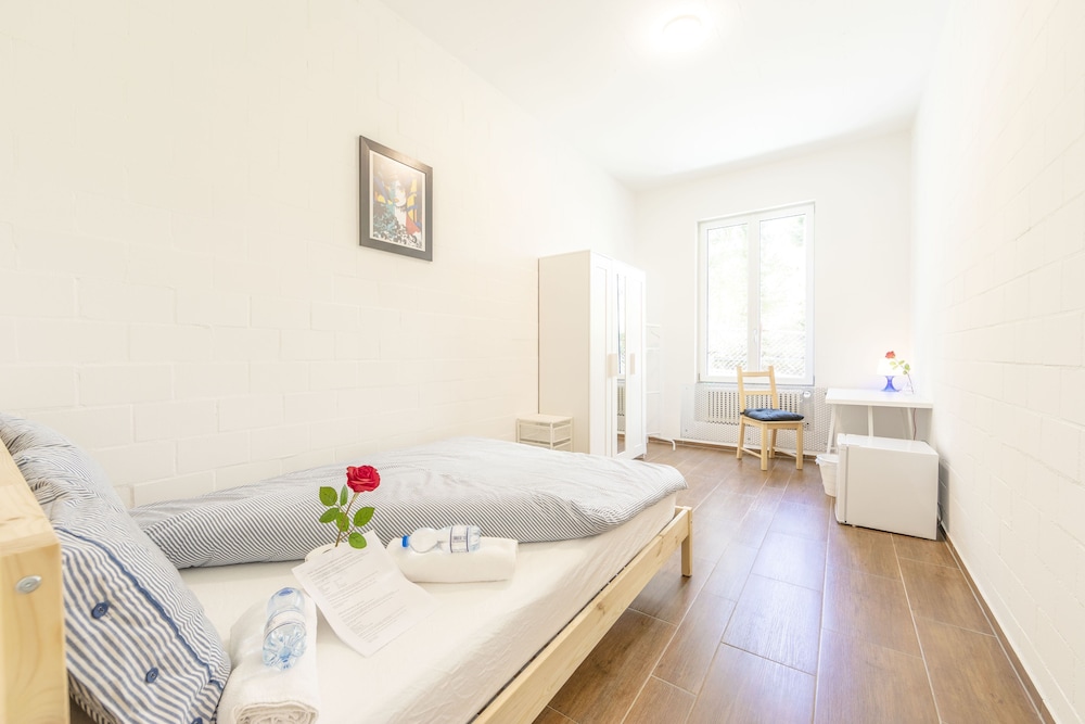 Basic Double Room (Yellow Inn 28) photo 3