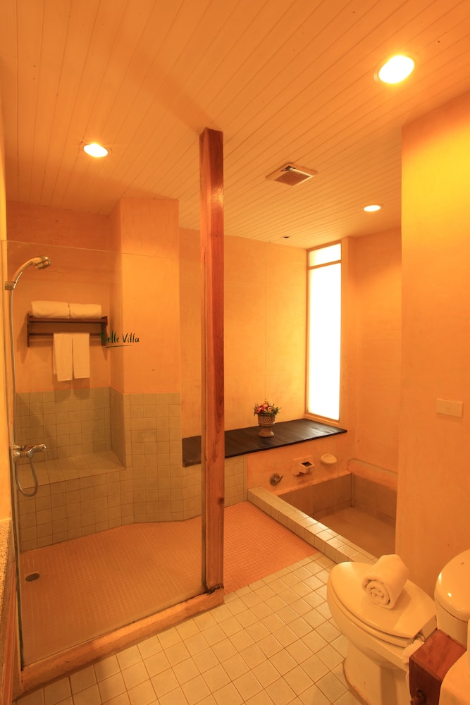 Deluxe Room - Photo 5