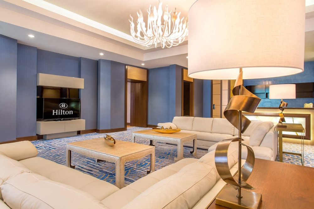 Superior King Room with Partial Ocean View