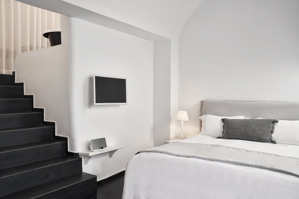 Superior Suite - Photo 8