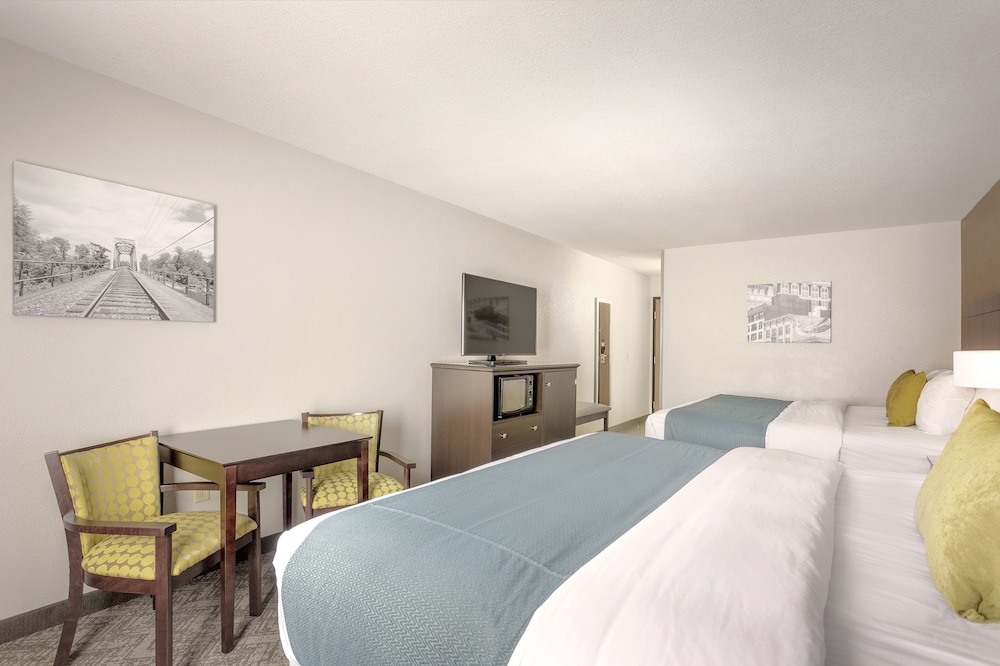 Room, Multiple Beds, Non Smoking - Photo 2