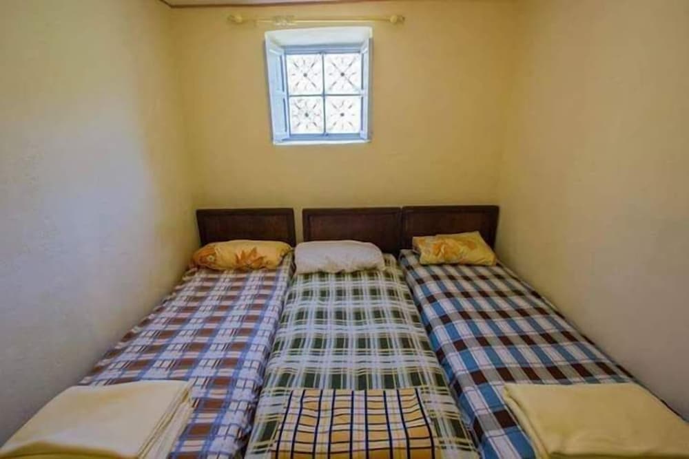 Standard Triple Room, 3 Twin Beds, Non Smoking photo 1