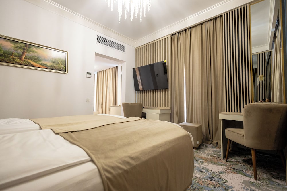 Deluxe Double Room, Balcony, City View