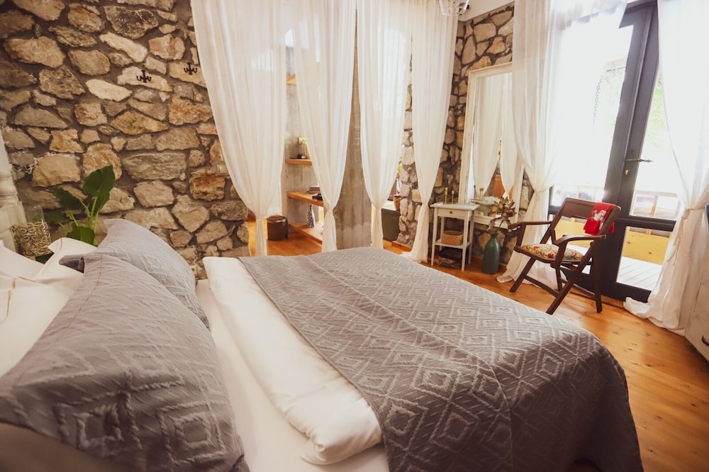 Privilege Honeymoon Villa photo 2