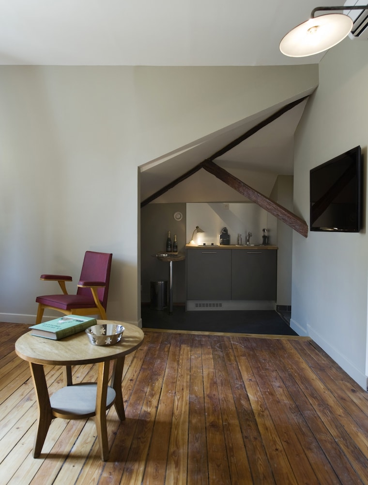 Suite, 1 Bedroom photo 2