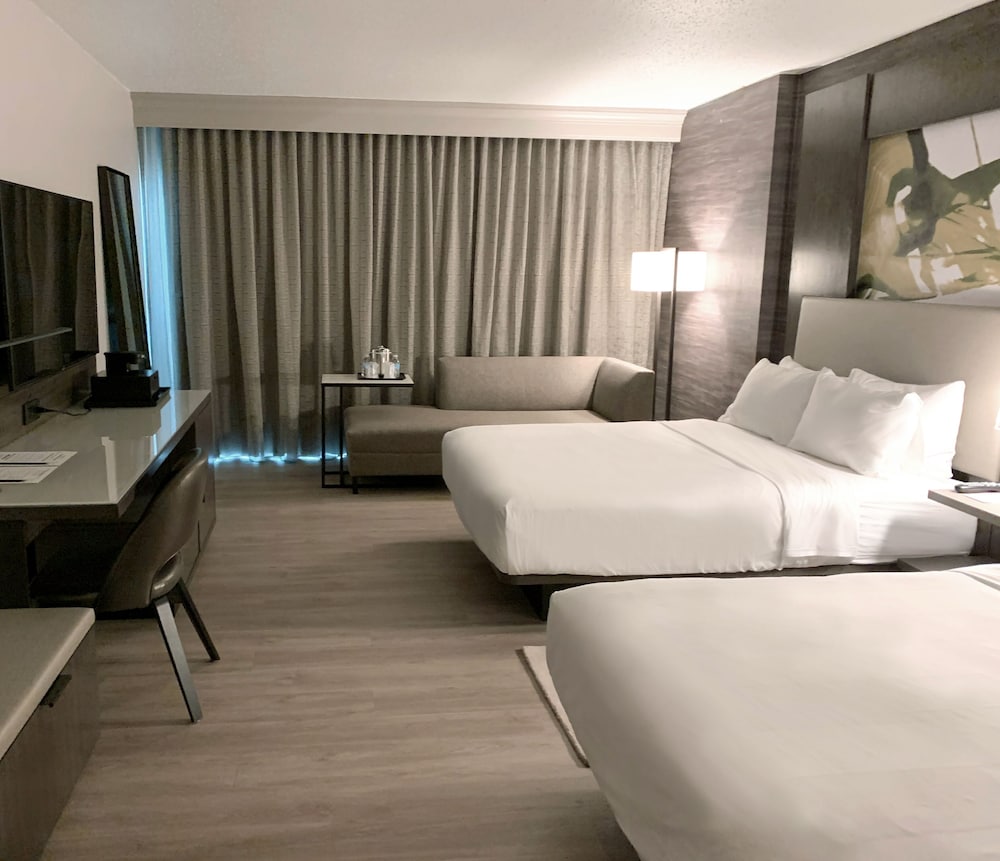 Room, 2 Queen Beds - Photo 2