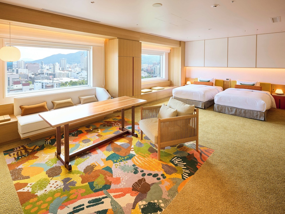 [Plaza Floor] Plaza Twin (Suite Style)
