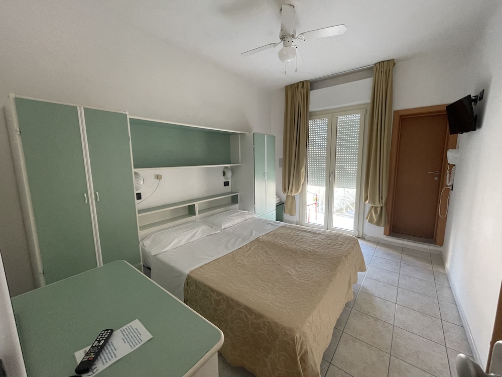 Basic Double Room - Photo 3