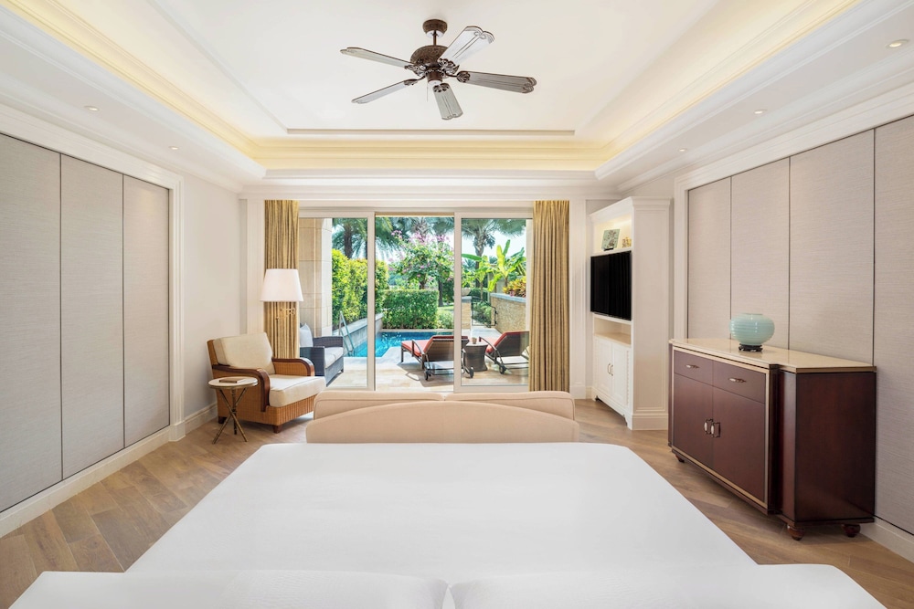 Room, 1 King Bed, Balcony - Photo 1