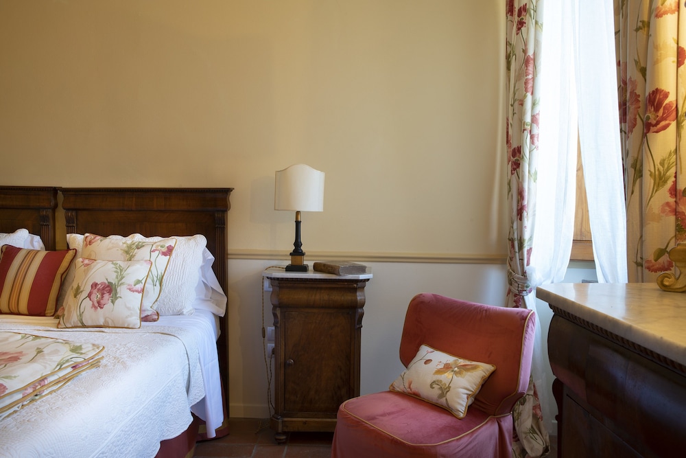 Royal Double Room, Hot Tub, Garden View photo 2