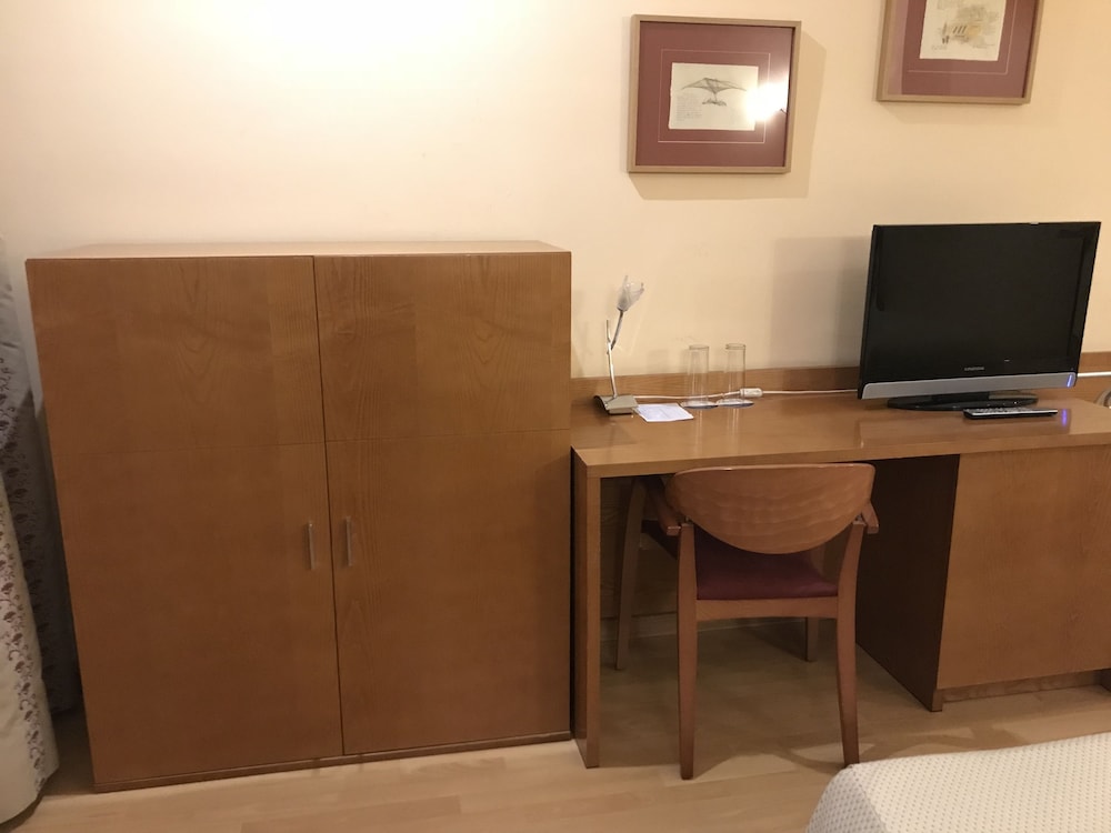 Twin Room - Photo 1