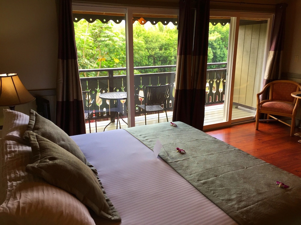 Studio Suite, Kitchenette, Mountain View