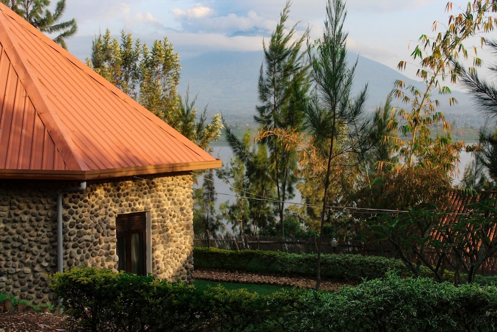 Deluxe Double Room, Lake View photo 3