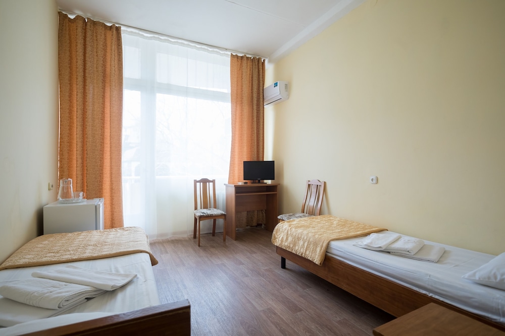 Standard Double or Twin Room photo 1