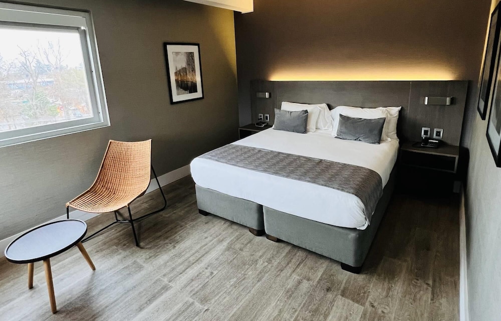 Business Room, 1 King Bed, Non Smoking