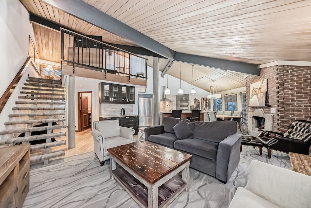 Cavell Penthouse Suite