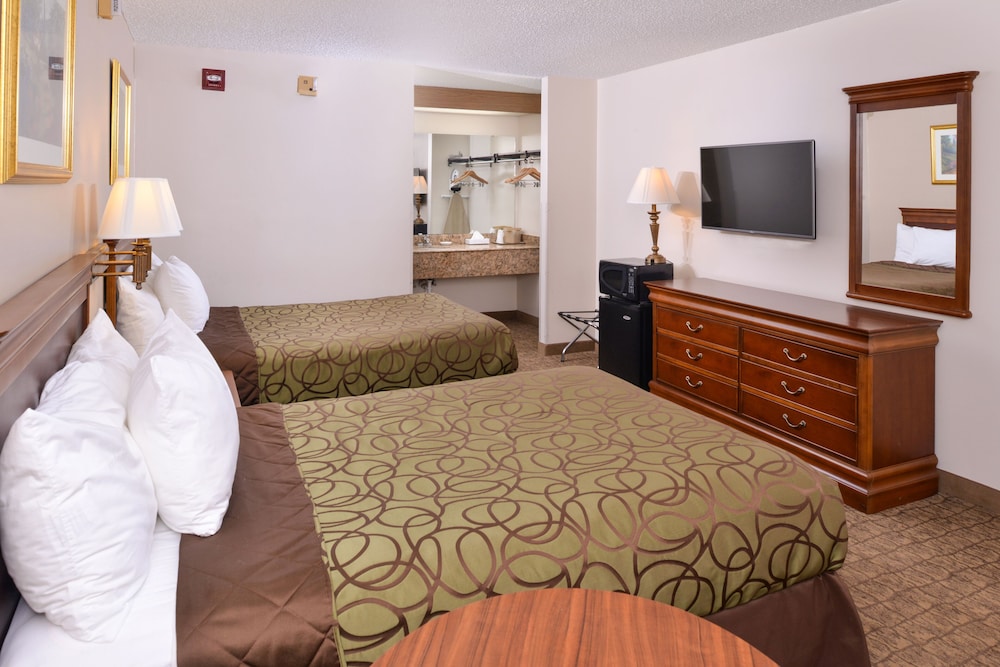 Standard Room, 2 Double Beds, Smoking photo 3