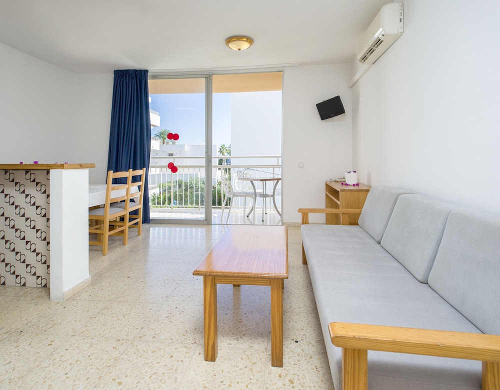Apartment, 1 Bedroom, Balcony photo 3