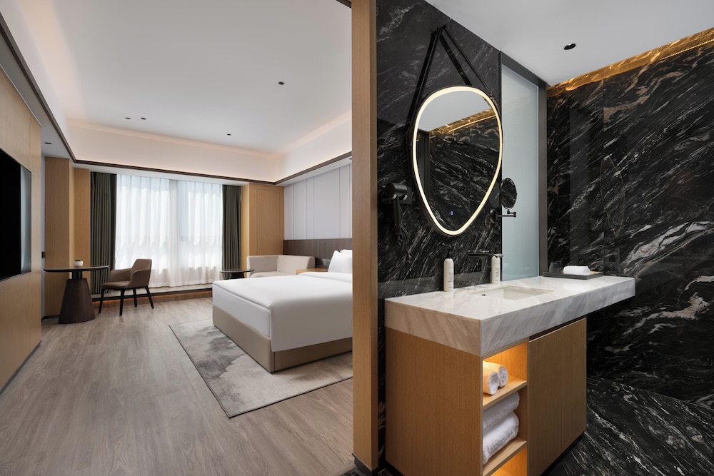 Superior Double Room, City View photo 1