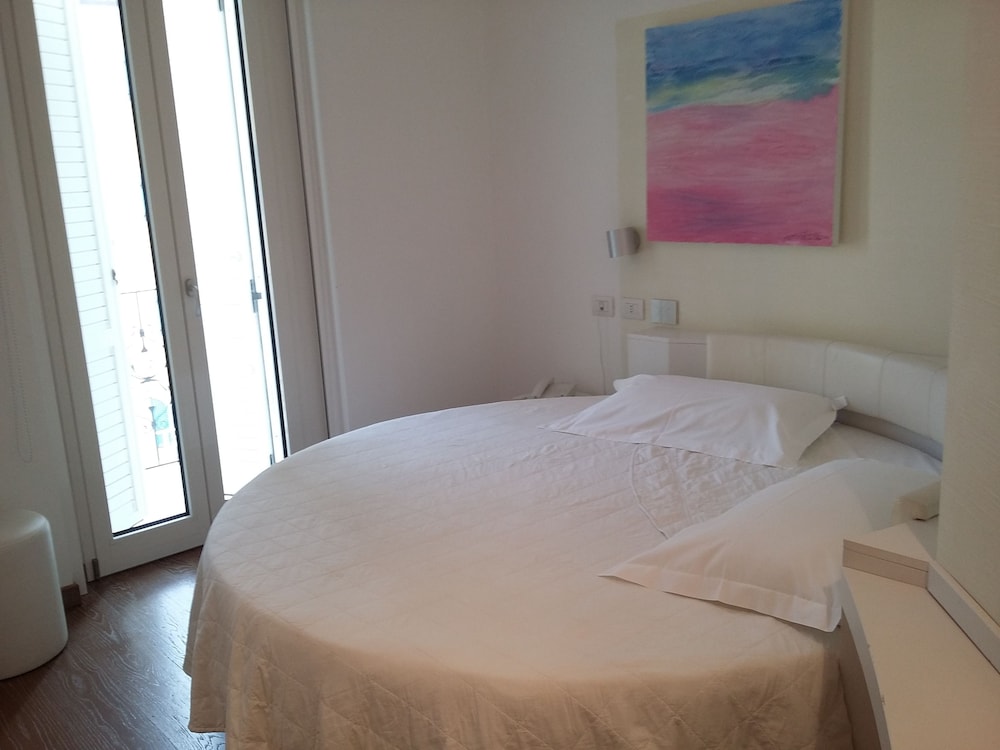 Junior Suite, Terrace (Single Use) photo 2