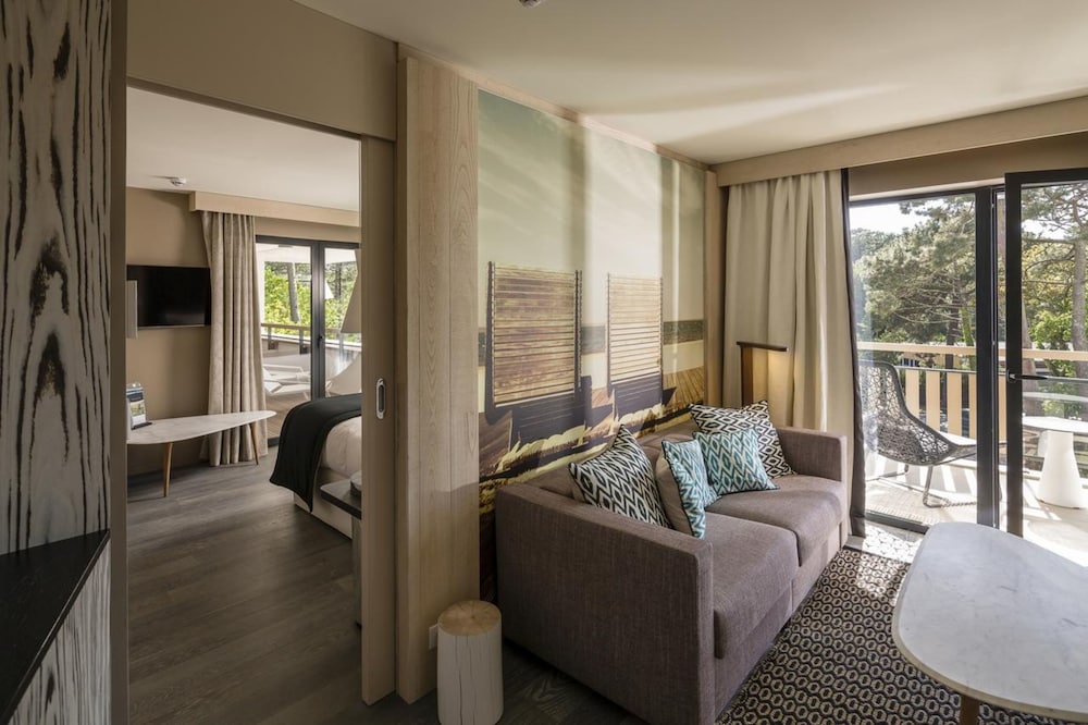 Deluxe Suite, Hot Tub