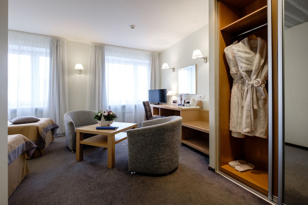Standard Twin Room, 2 Twin Beds photo 2