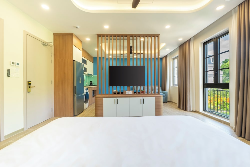 Family Studio Suite, Hill View - Photo 9