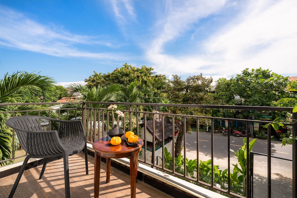Deluxe Double Room, Balcony, City View photo 3