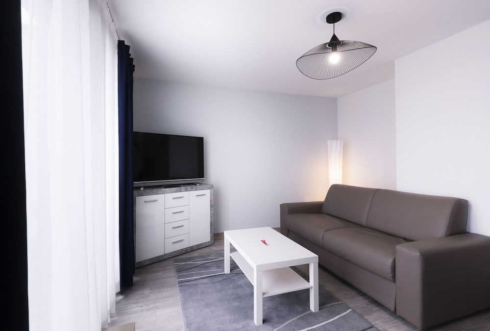 Apartment, 2 Bedrooms, Terrace - Photo 8