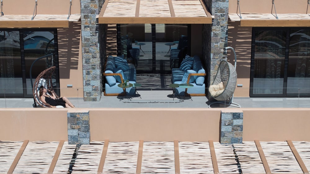 Grand Suite with Private Pool &amp; Outdoor living area - Sea View - Photo 3