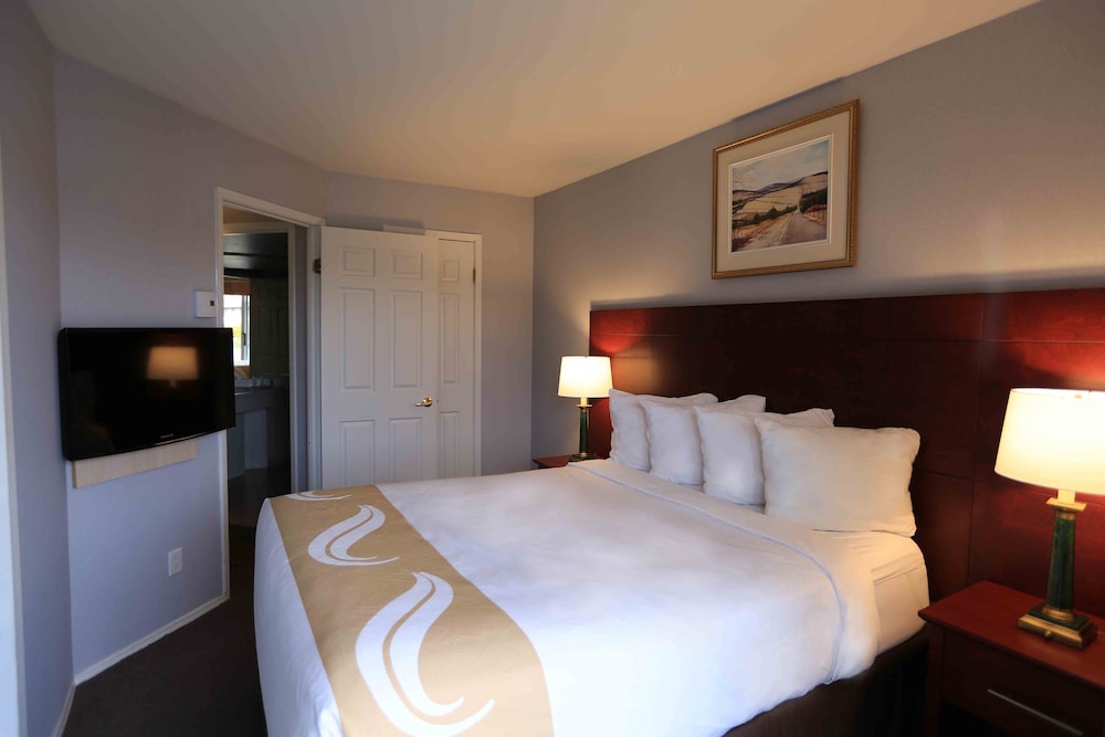 Suite, 2 Queen Beds, Non Smoking - Photo 2