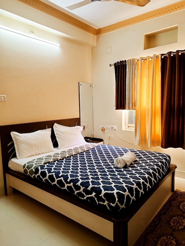 Deluxe Room, City View photo 3