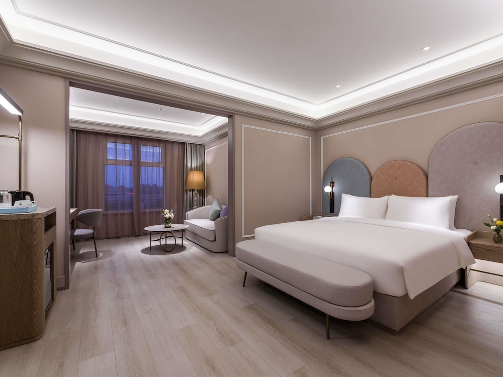Standard Room, 1 King Bed
