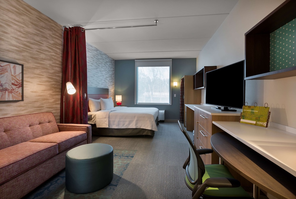 Studio Suite, 1 King Bed, Non Smoking - Photo 2