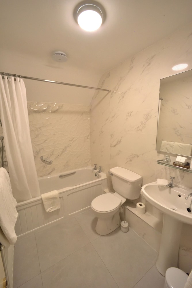 Double or Twin Room - Photo 7