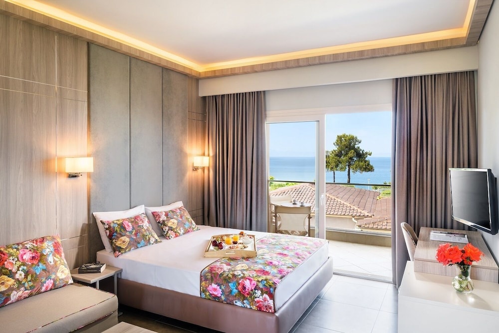 Deluxe Double or Twin Room, Sea View photo 1