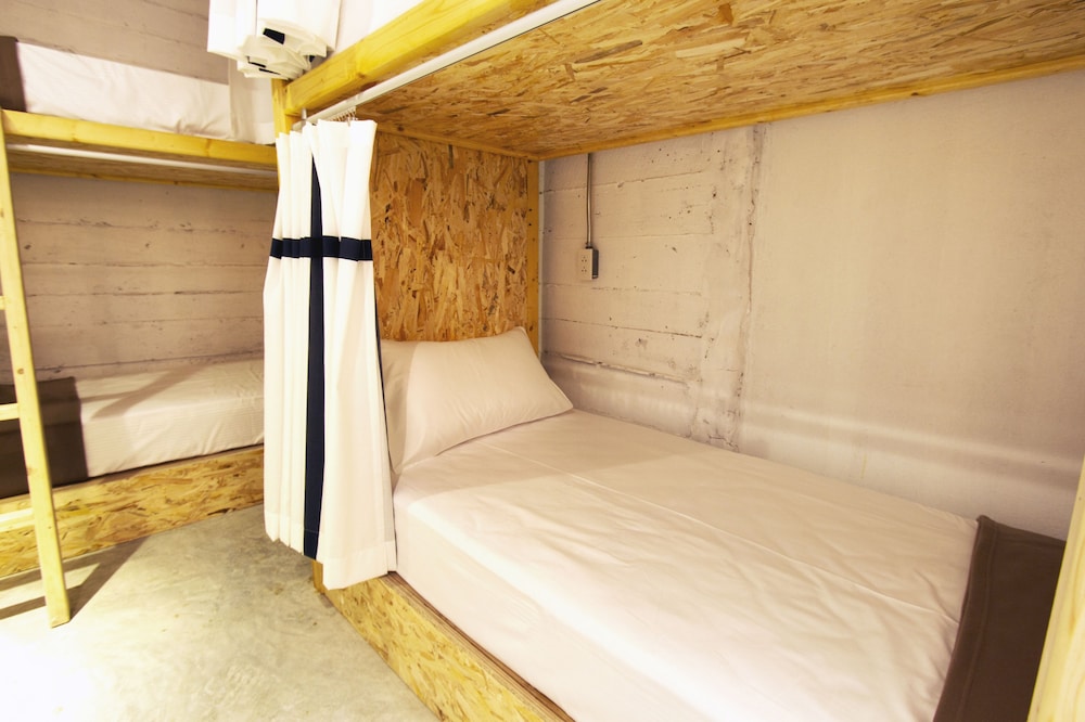 8-Bed Mixed Dormitory (2 Adults) photo 1