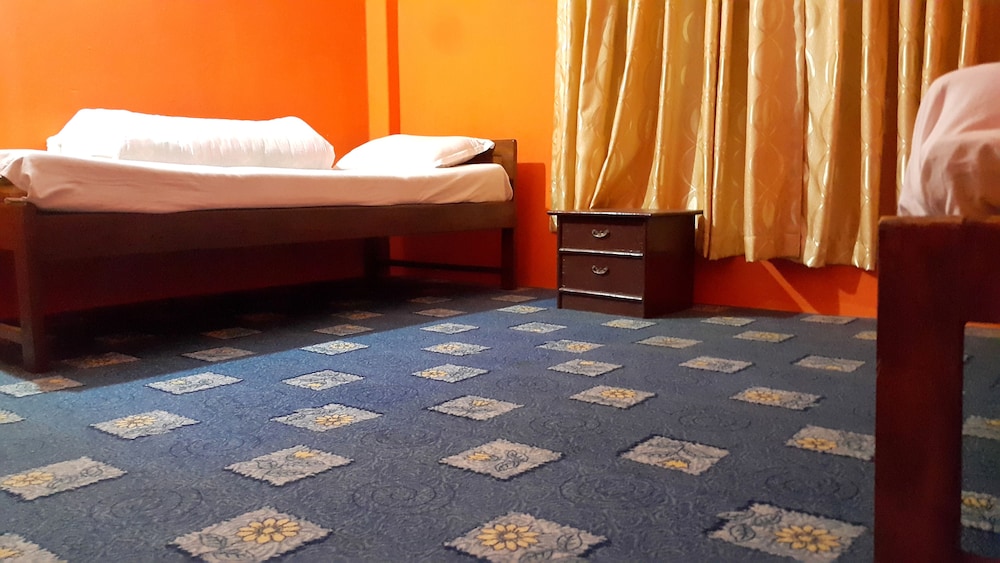Economy Twin Room, Shared Bathroom
